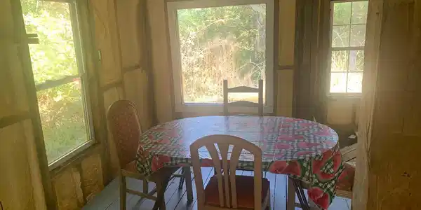 Image 3: eating area
