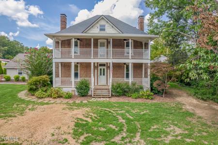 1506 Valley View Drive