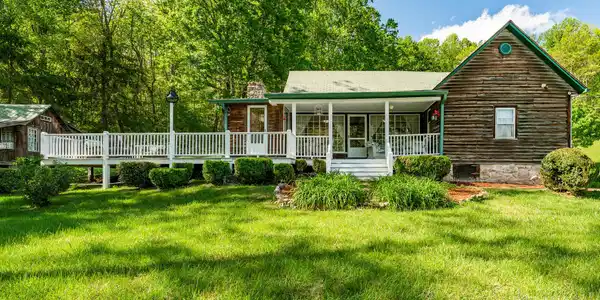 151 Stonebridge Lane