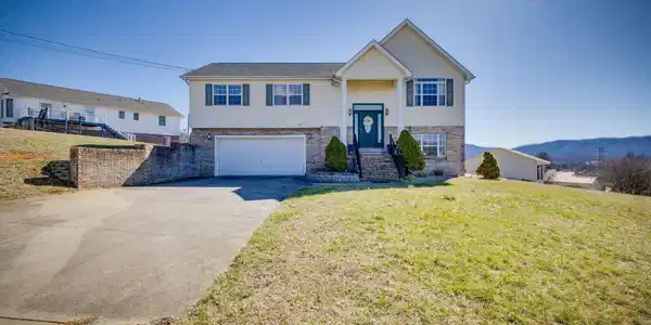 104 Chickasaw Circle