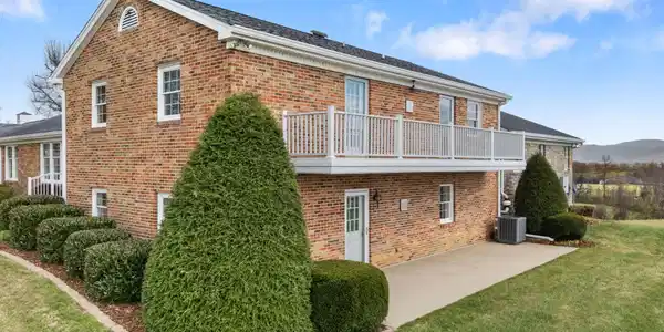 Image 4: 7-web-or-mls-12084-tanglewood-dr