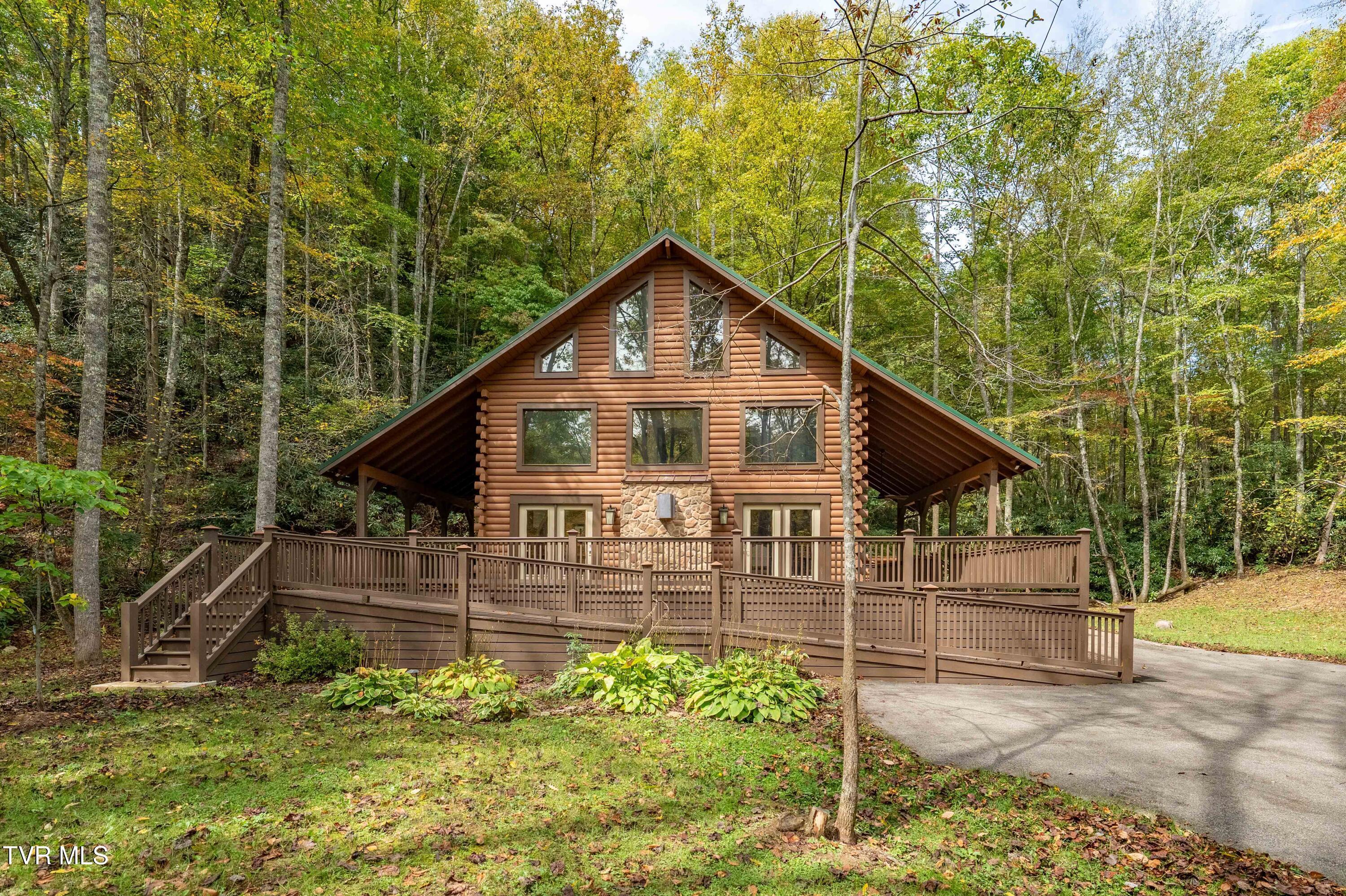 Image 2: 268 Moreland Dr (3 of 65)