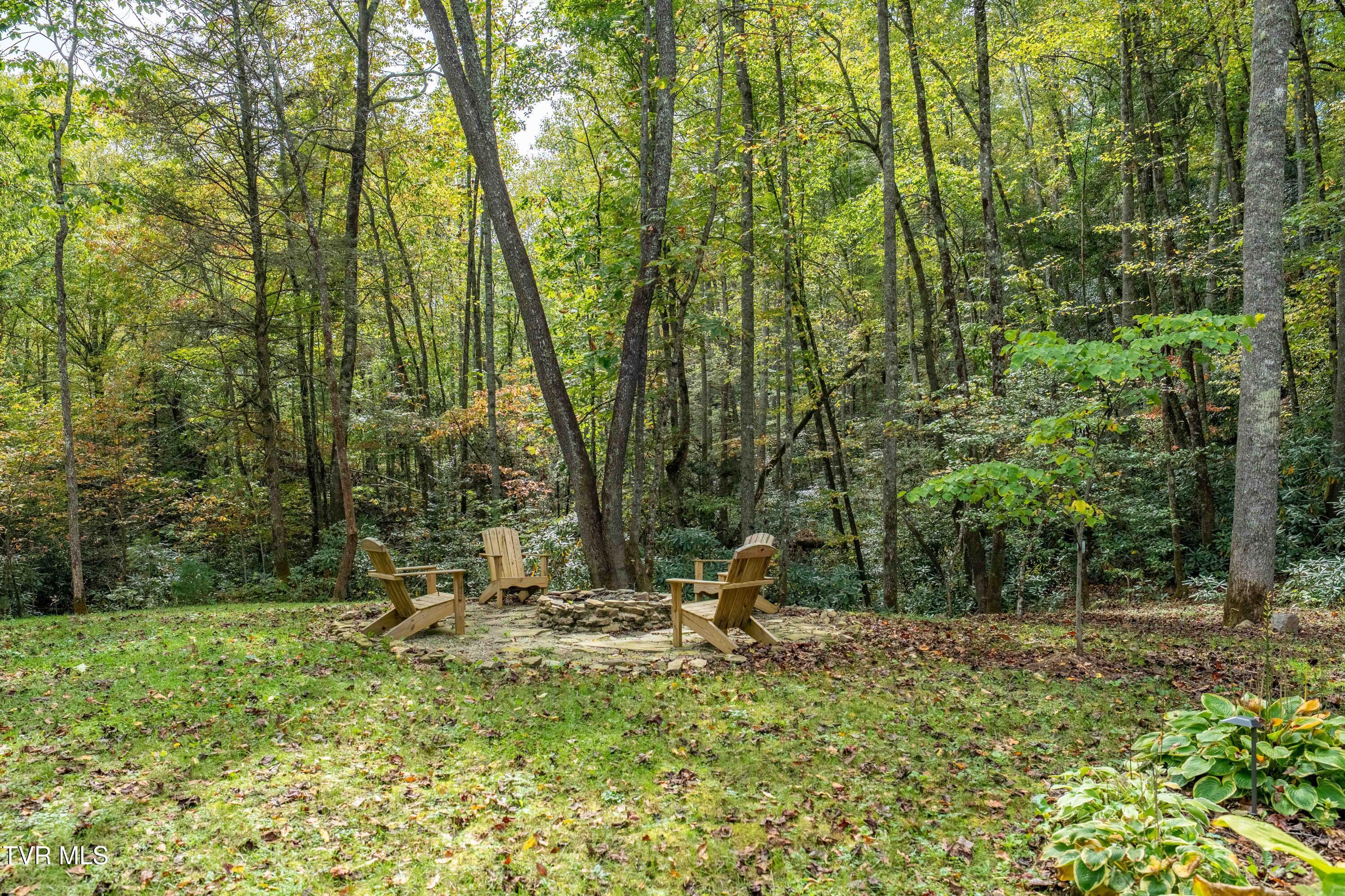 Image 4: 268 Moreland Dr (22 of 65)