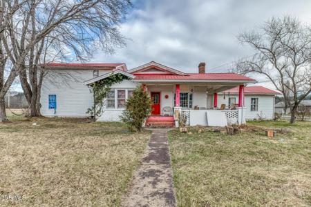 920 North Highway 421