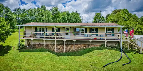 954 Longs Bend Road