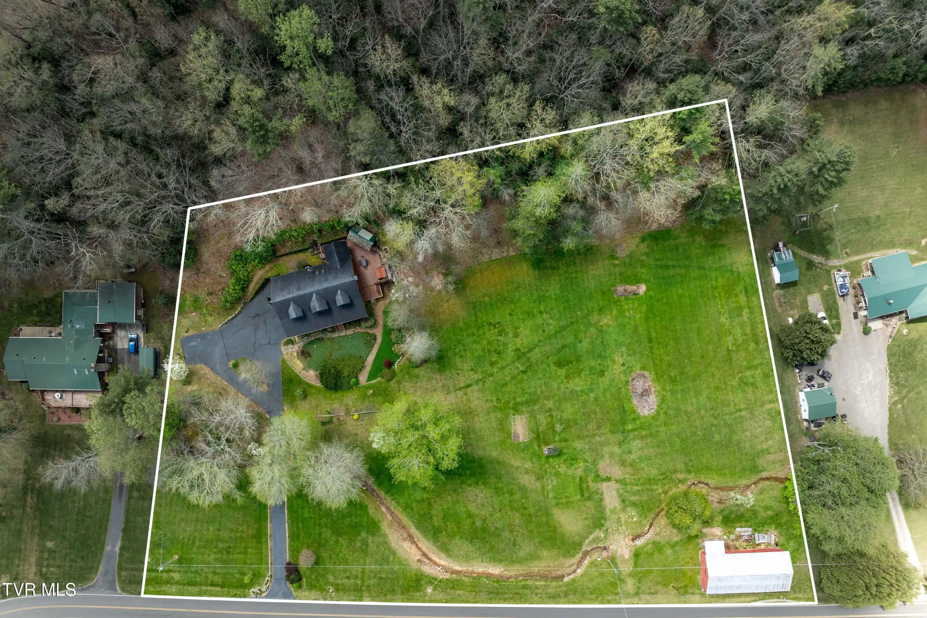 Image 1: 1297 Harbin Hill Road (1 of 96)