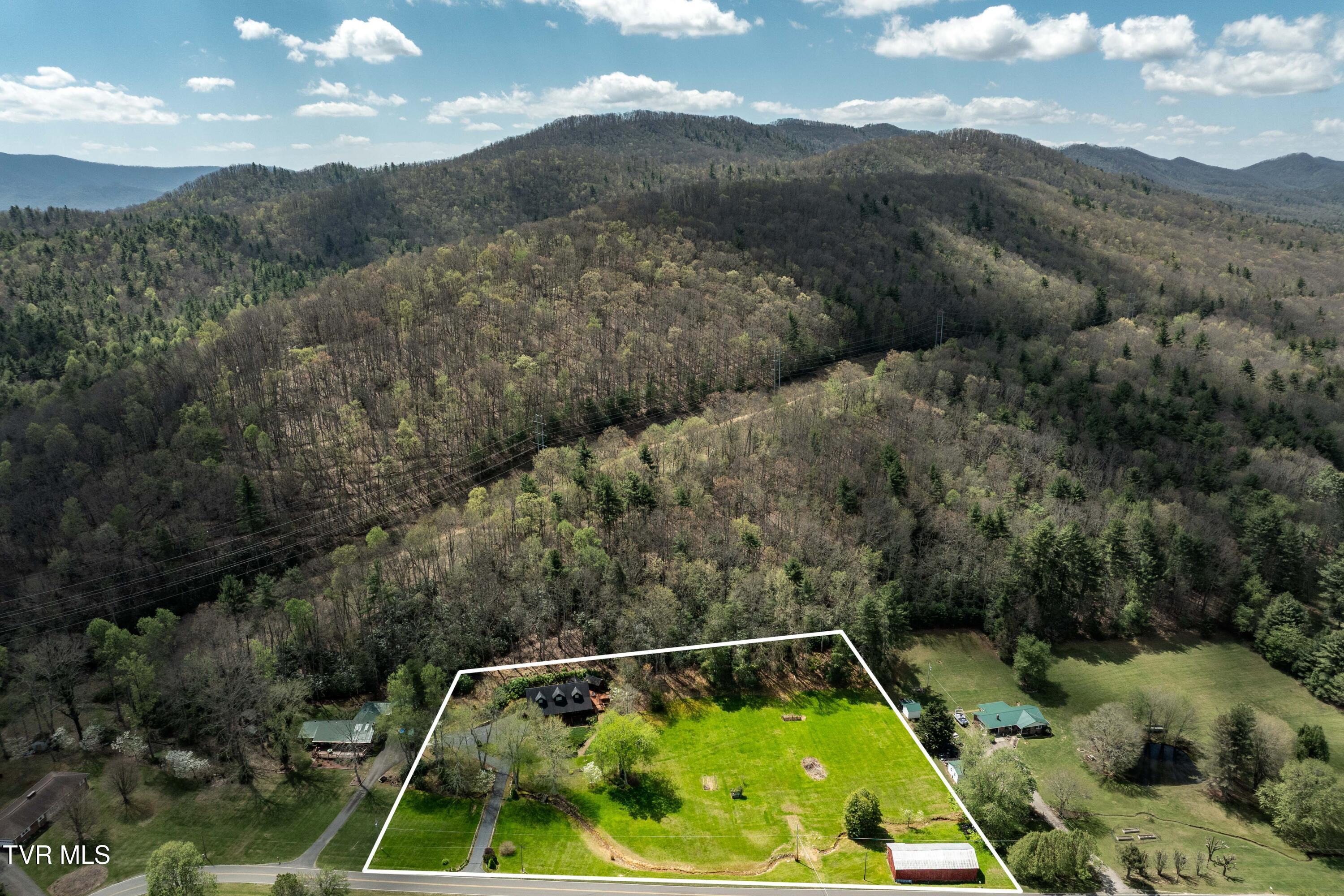 Image 3: 1297 Harbin Hill Road (3 of 96)