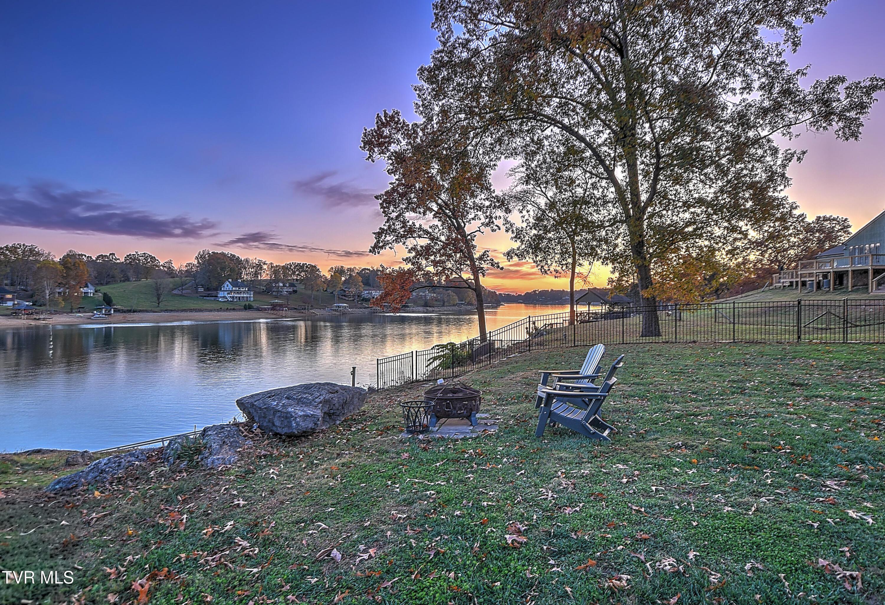 Image 4: 222 Charlie Ave Twilight GUnit-27