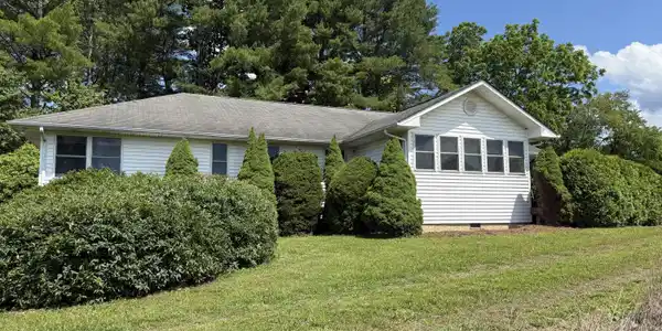 318 Pinecrest Street