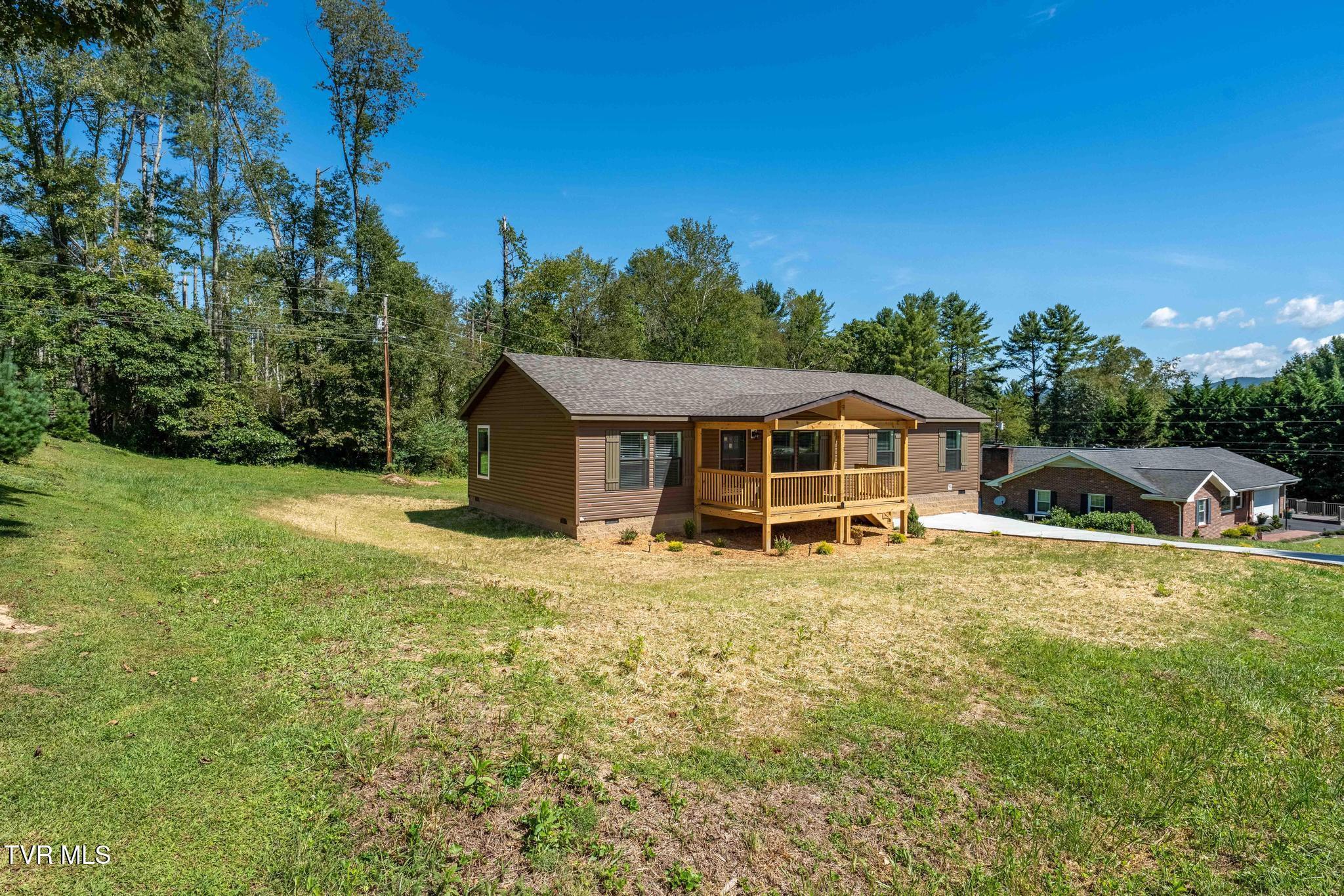 Image 2: 3611 Kimrod Dr (1 of 47)