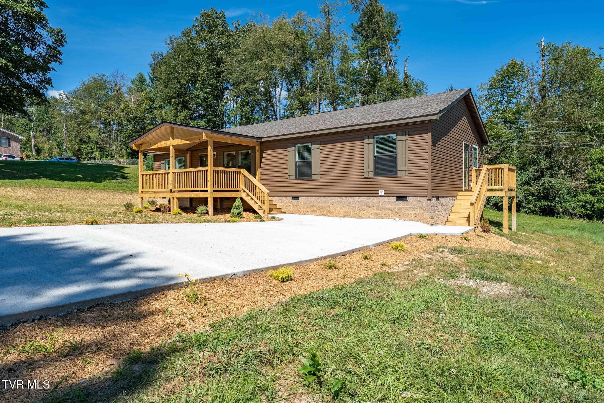 Image 3: 3611 Kimrod Dr (3 of 47)