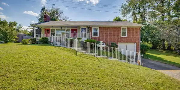 405 Twin Oaks Drive