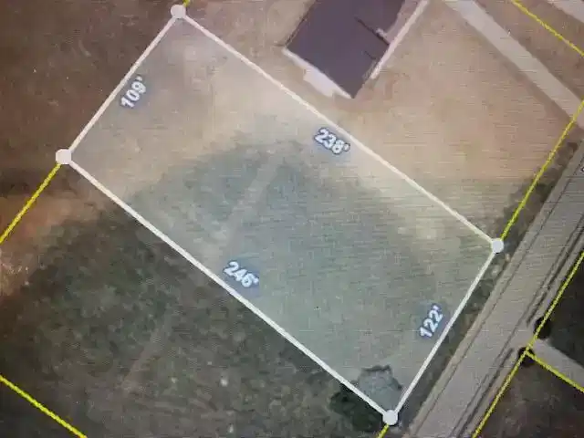 Image 1: Lot 17