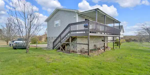 Image 2: 2-web-or-mls-JH-Sat 20240316-128