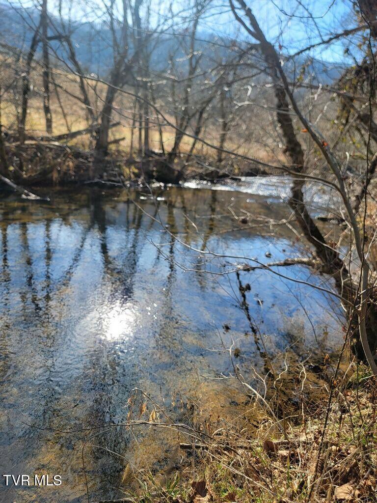 Image 2: Joins Wallens Creek