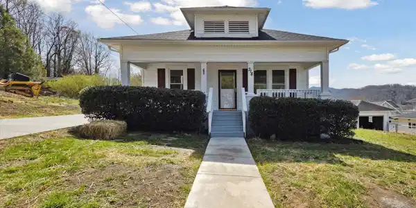 318 Boyd Street