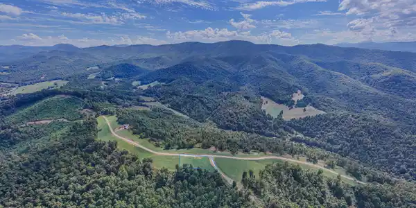 Image 2: Summerfield - Lot 92 -4