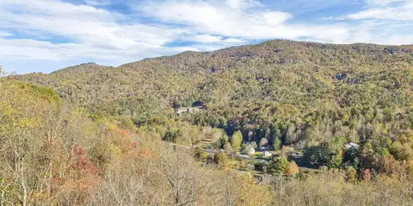 Image 4: 4-web-or-mls-DJI_20251021095640_0027_D