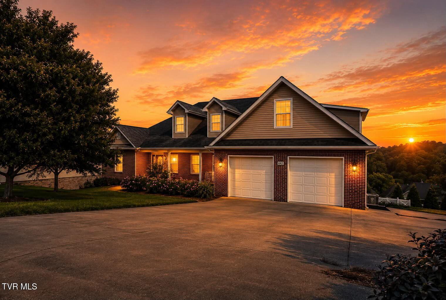 Image 3: 1-web-or-mls-442 Grovemont Pl MH-84