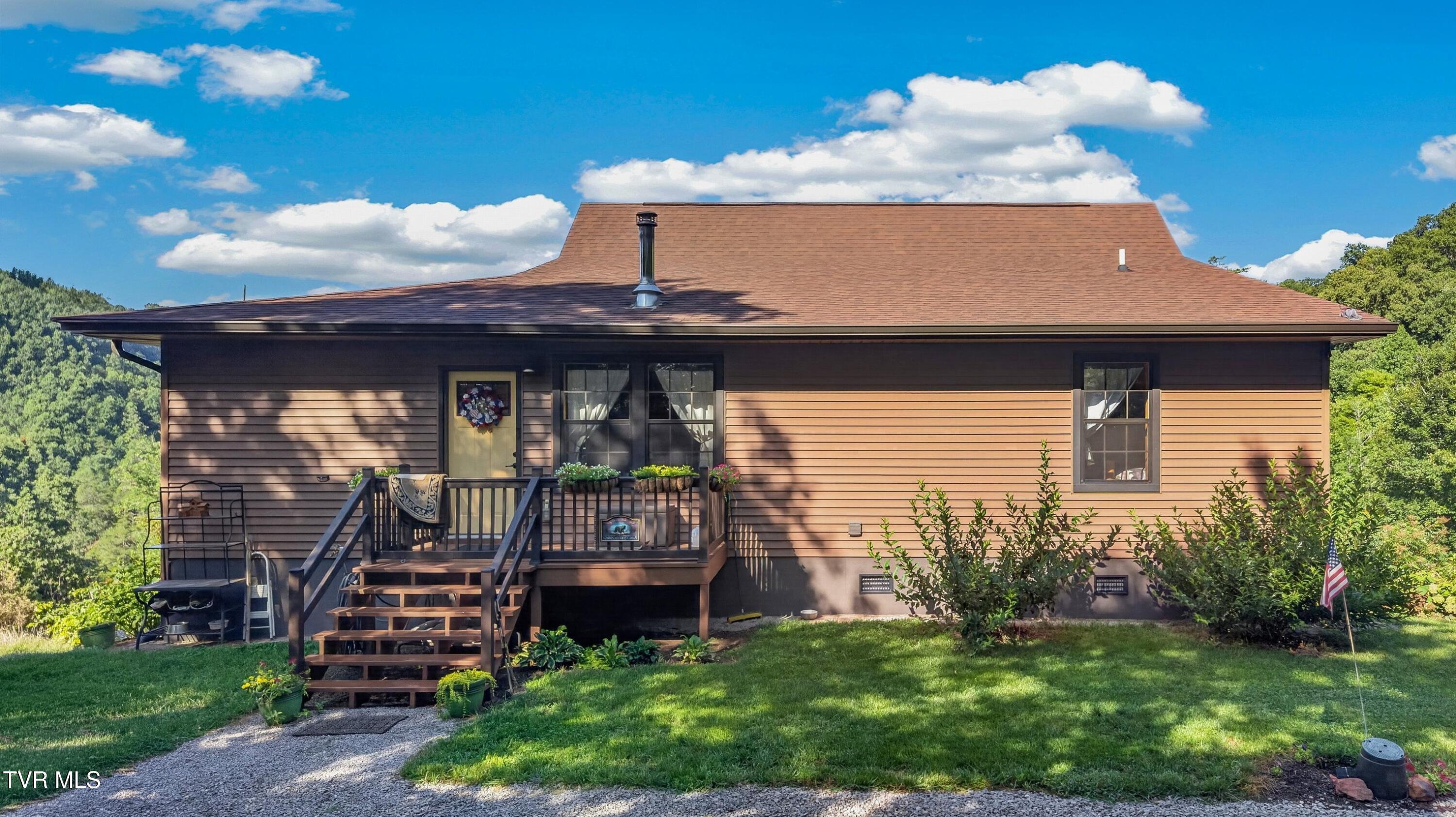 Image 2: 002-7020CaneyValleyRoad-Tazewell-TN-3787