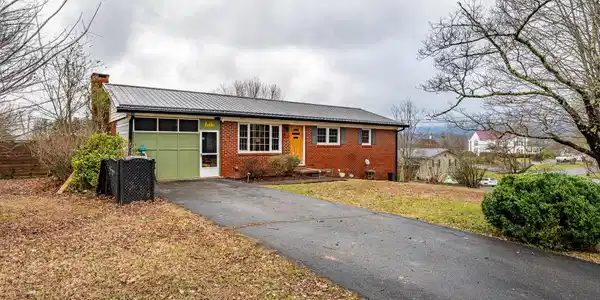 618 Summit Drive