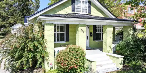 706 Carson Street
