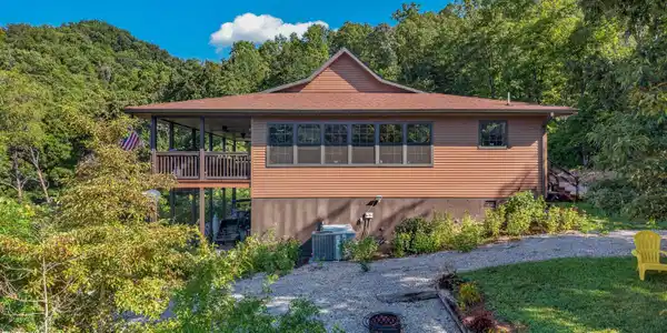 Image 4: 004-7020CaneyValleyRoad-Tazewell-TN-3787