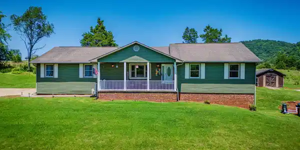 143 Meadowbrook Lane