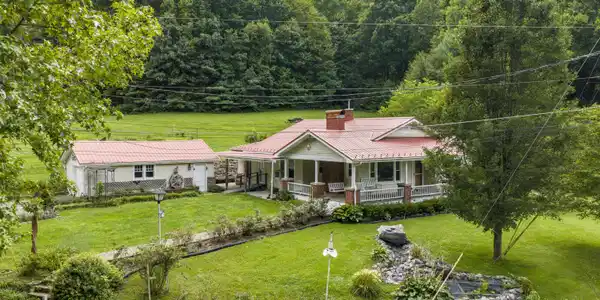 1390 Rock Creek Road