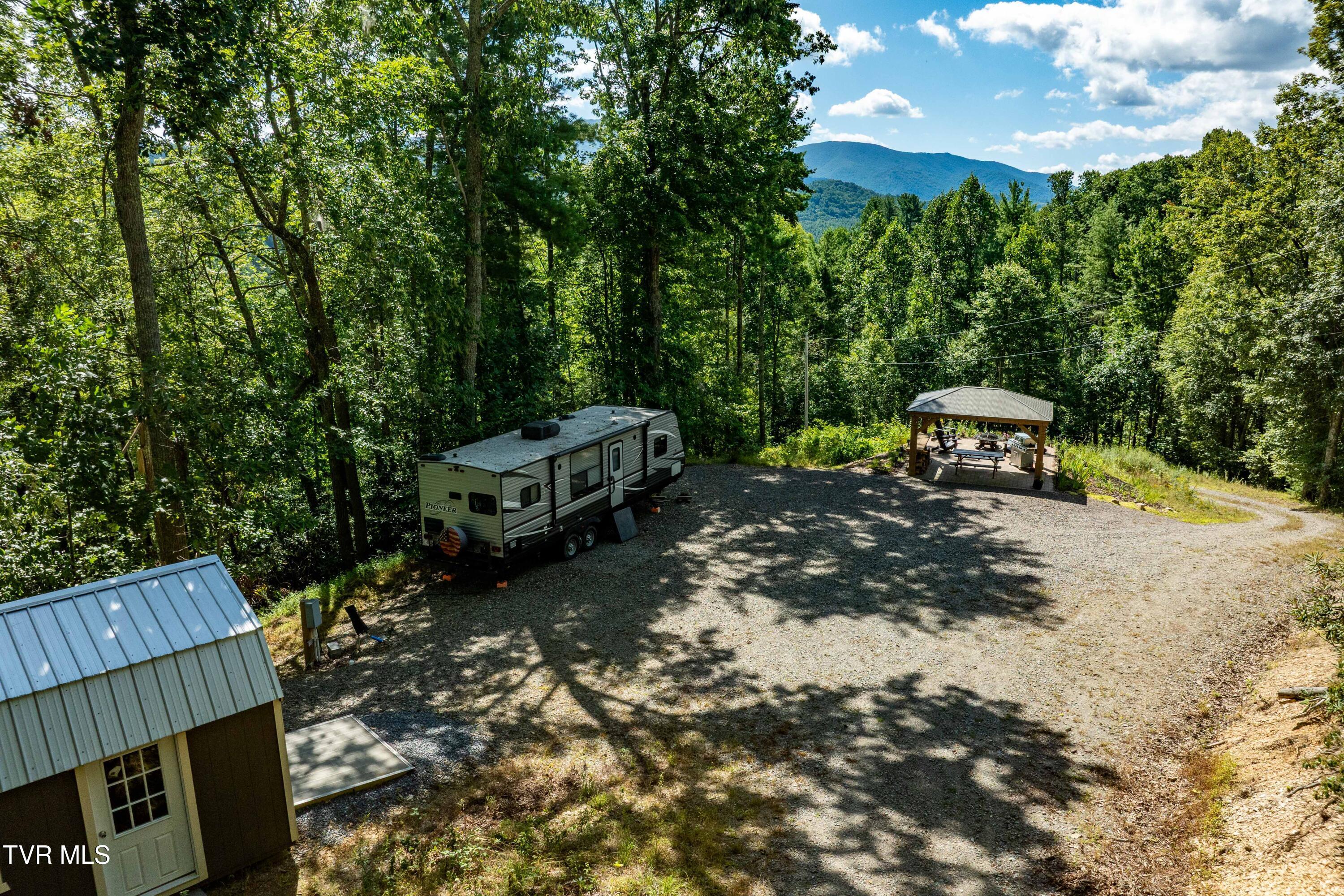 Image 3: 584 Dotson Road (33 of 112)