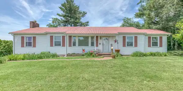 315 Southwest Lowry Drive