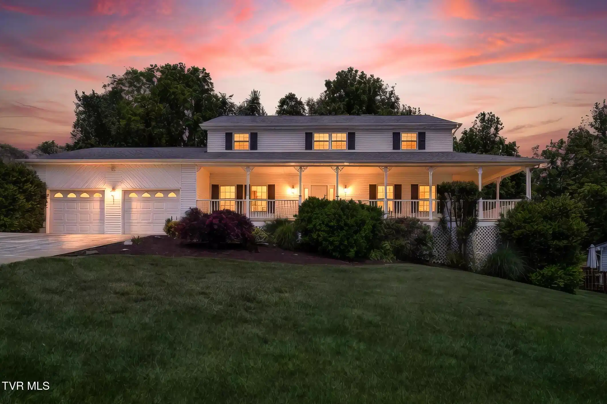 Image 1: 2 Gatewood Drive (1 of 66)