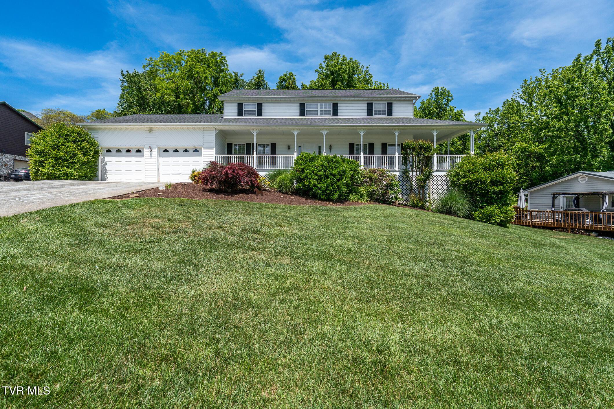 Image 2: 2 Gatewood Drive (3 of 66)