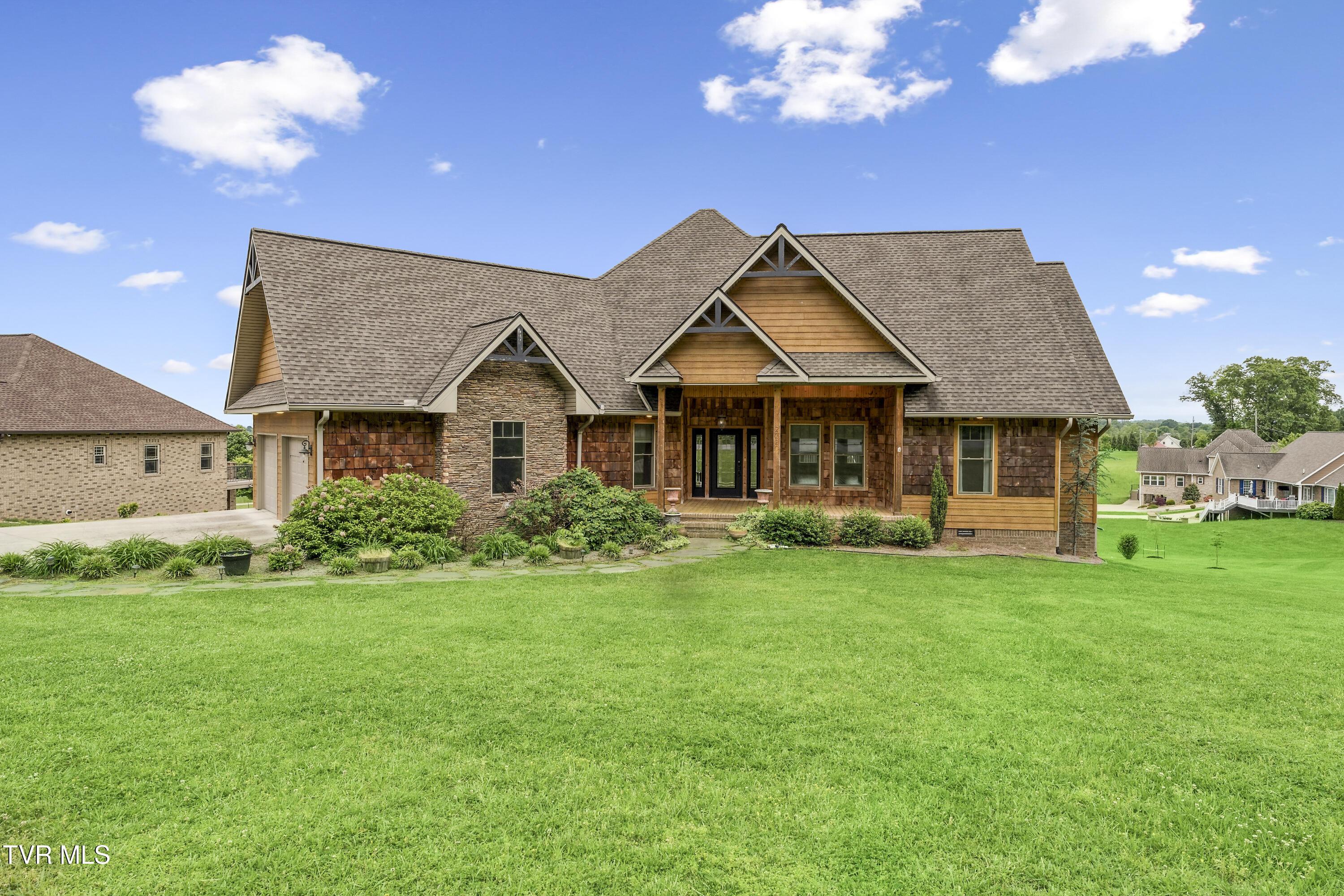Image 3: Tusculum-EXTERIORs-12