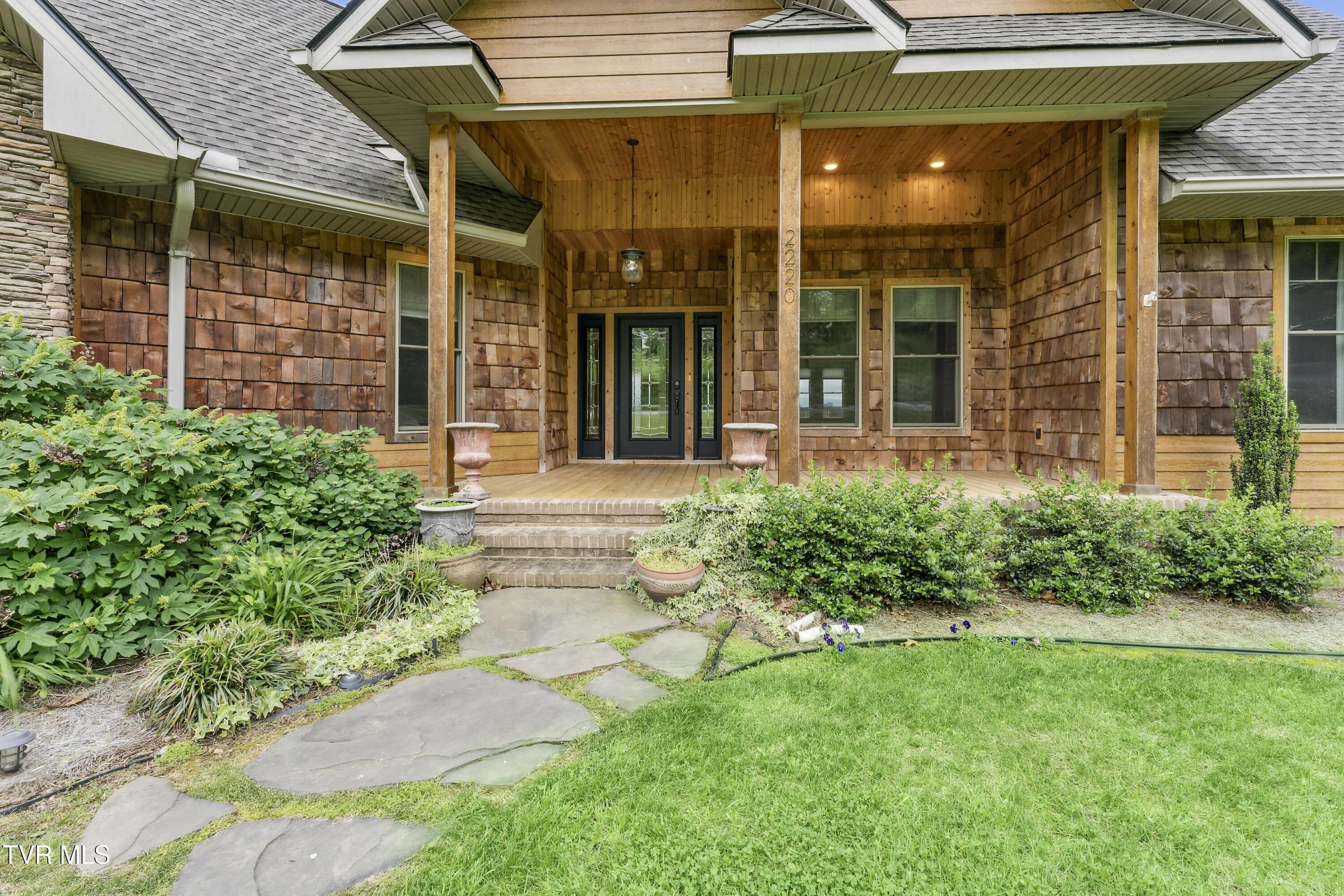 Image 4: Tusculum-EXTERIORs-10