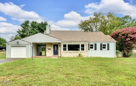 2206 North Greenwood Drive