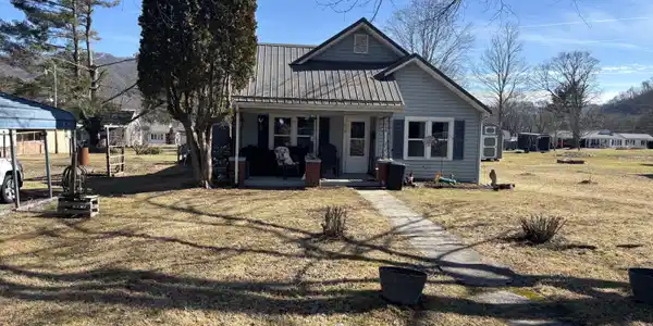 219 Oak Street