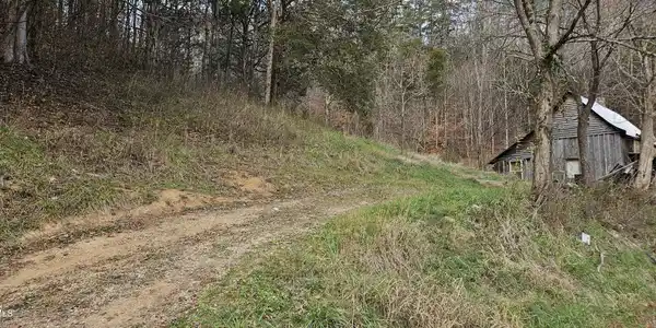 2558 Knob Creek Road Road