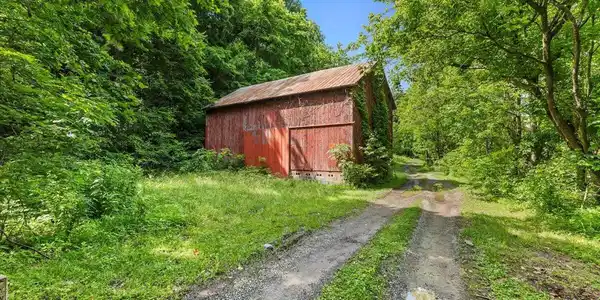 Image 3: Barn