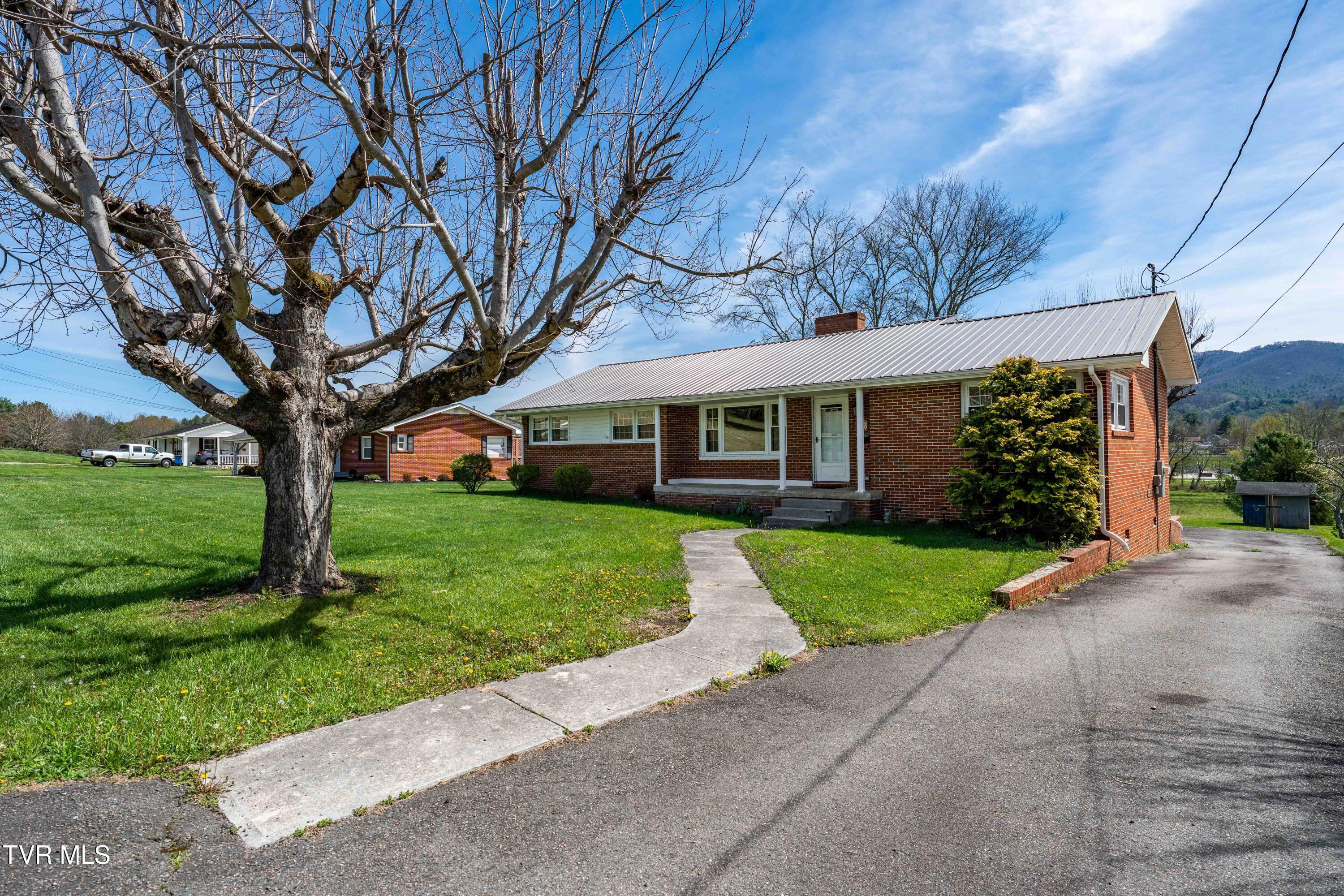 Image 2: 248 Sunset Drive (1 of 57)