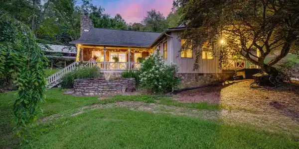 284 Bulldog Hollow Road