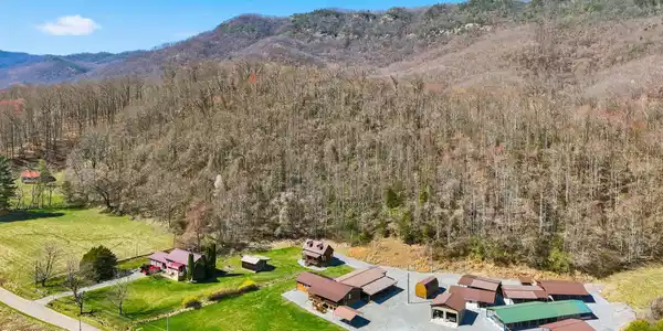 Image 2: 88_1505 williams hollow-3