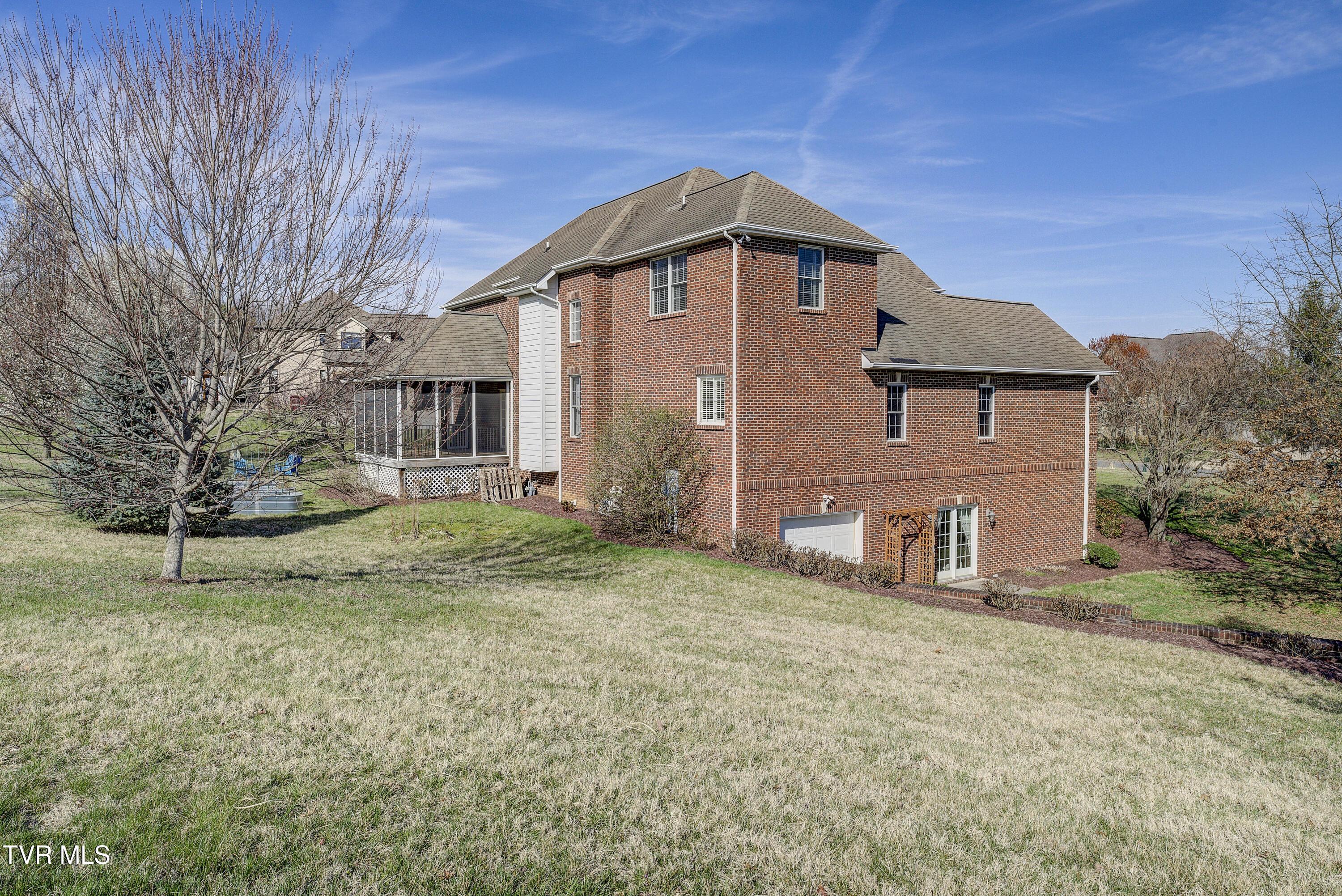 Image 3: HeatherView-63