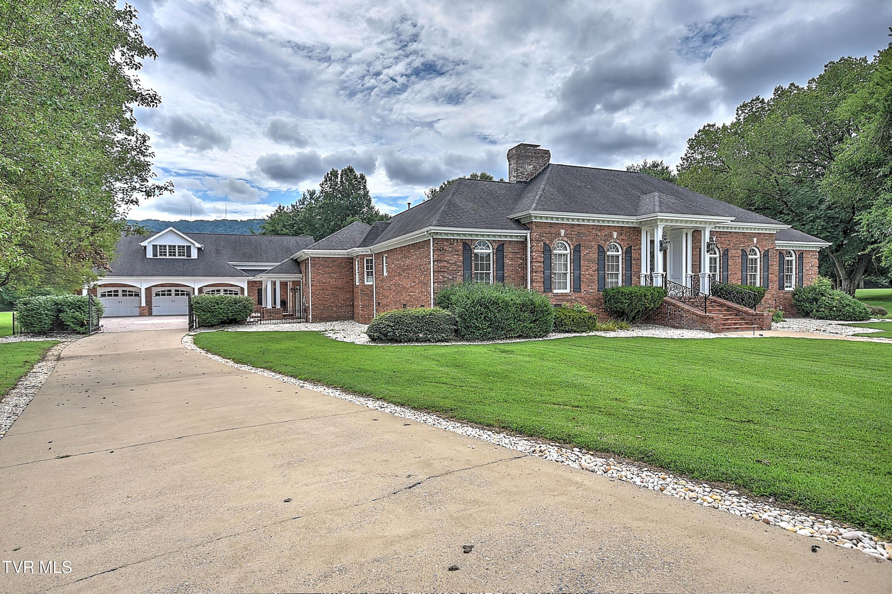 Image 2: 1088 Rotherwood LG *-9