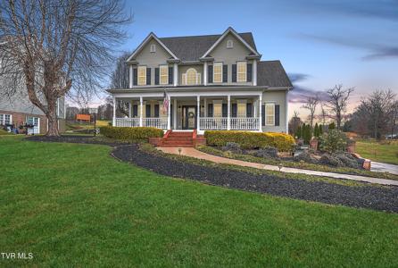121 Barefoot Landing Drive