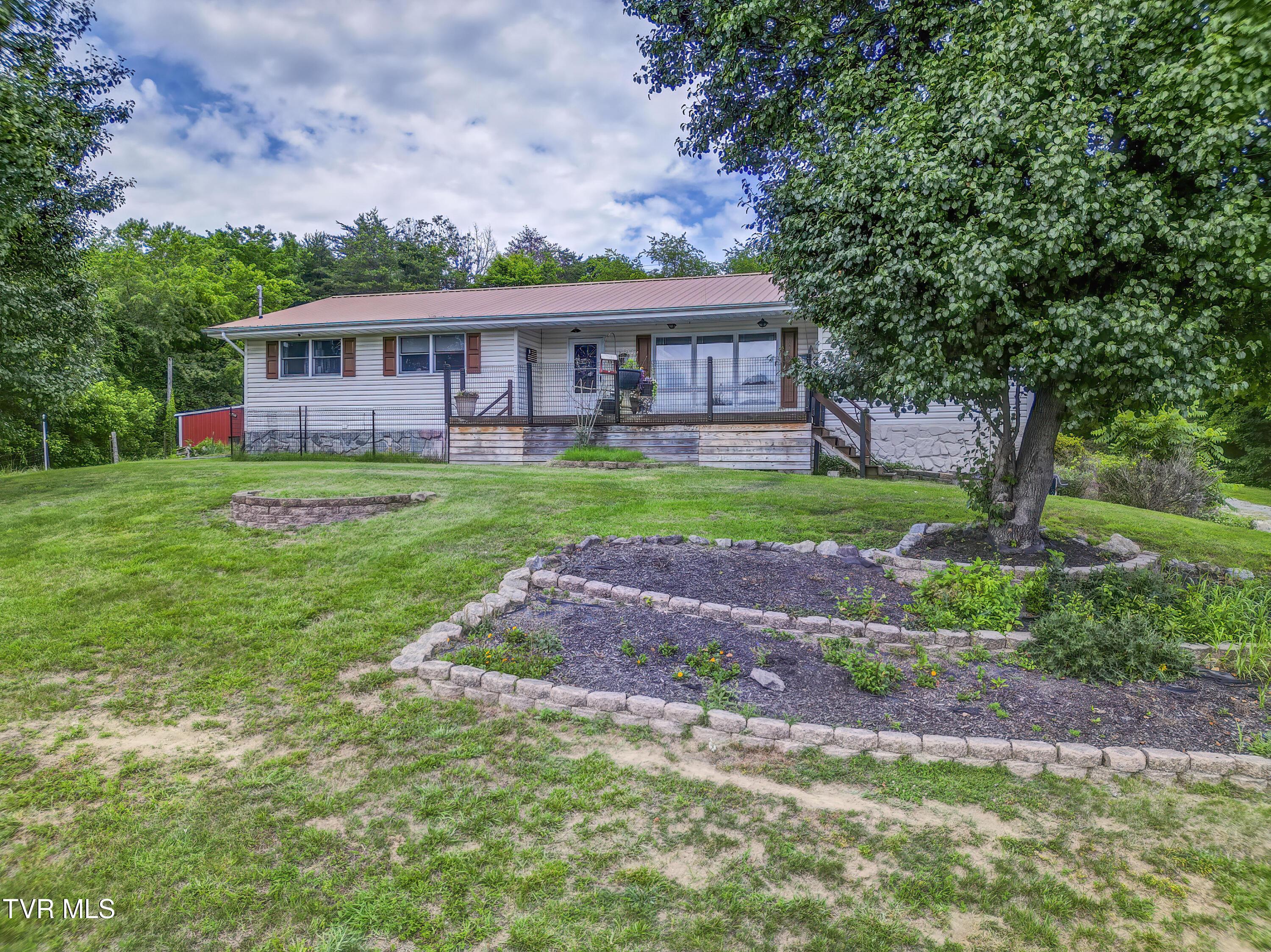 Image 1: 151 Hicks Hollow (2)
