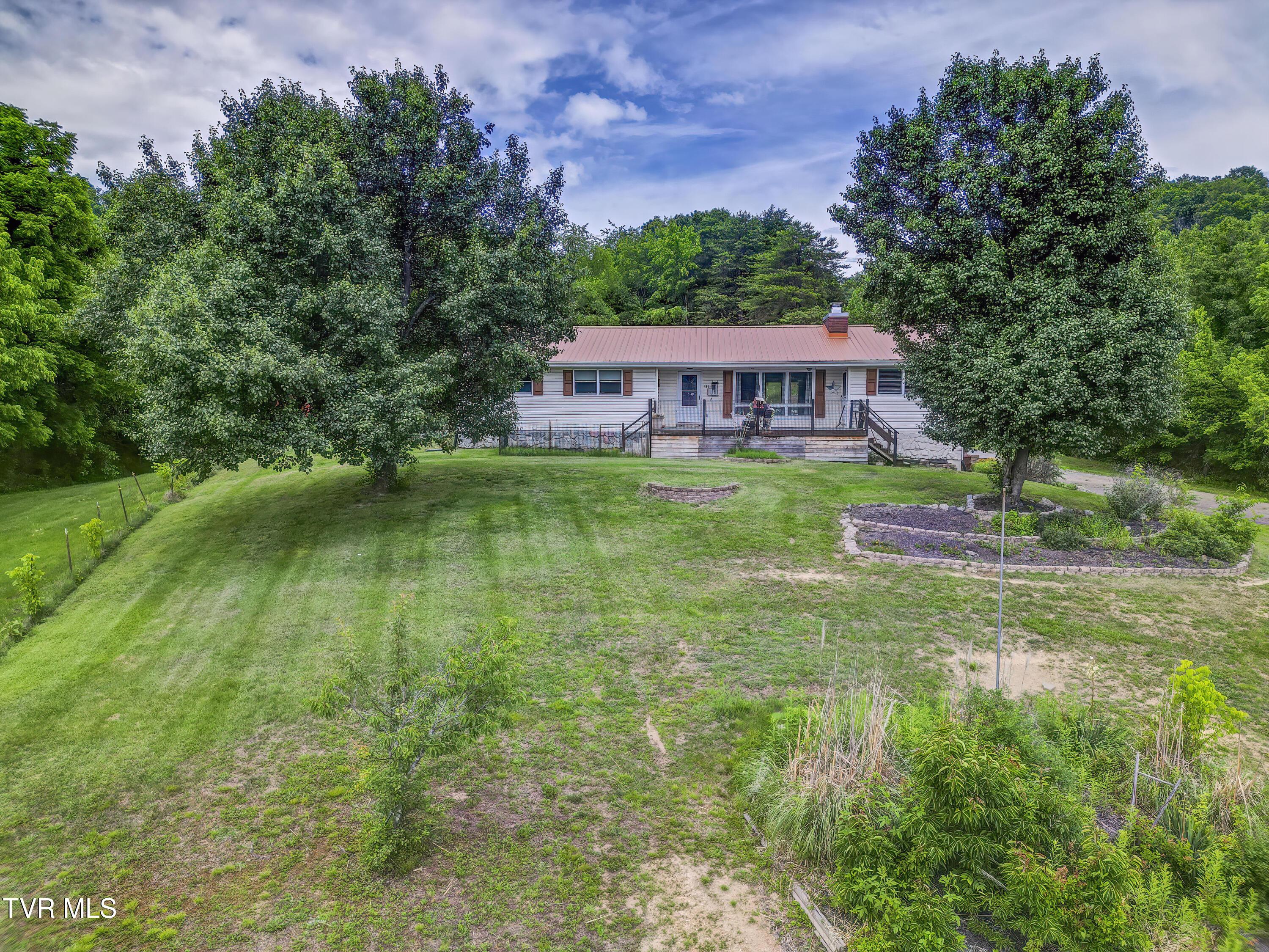 Image 2: 151 Hicks Hollow (1)