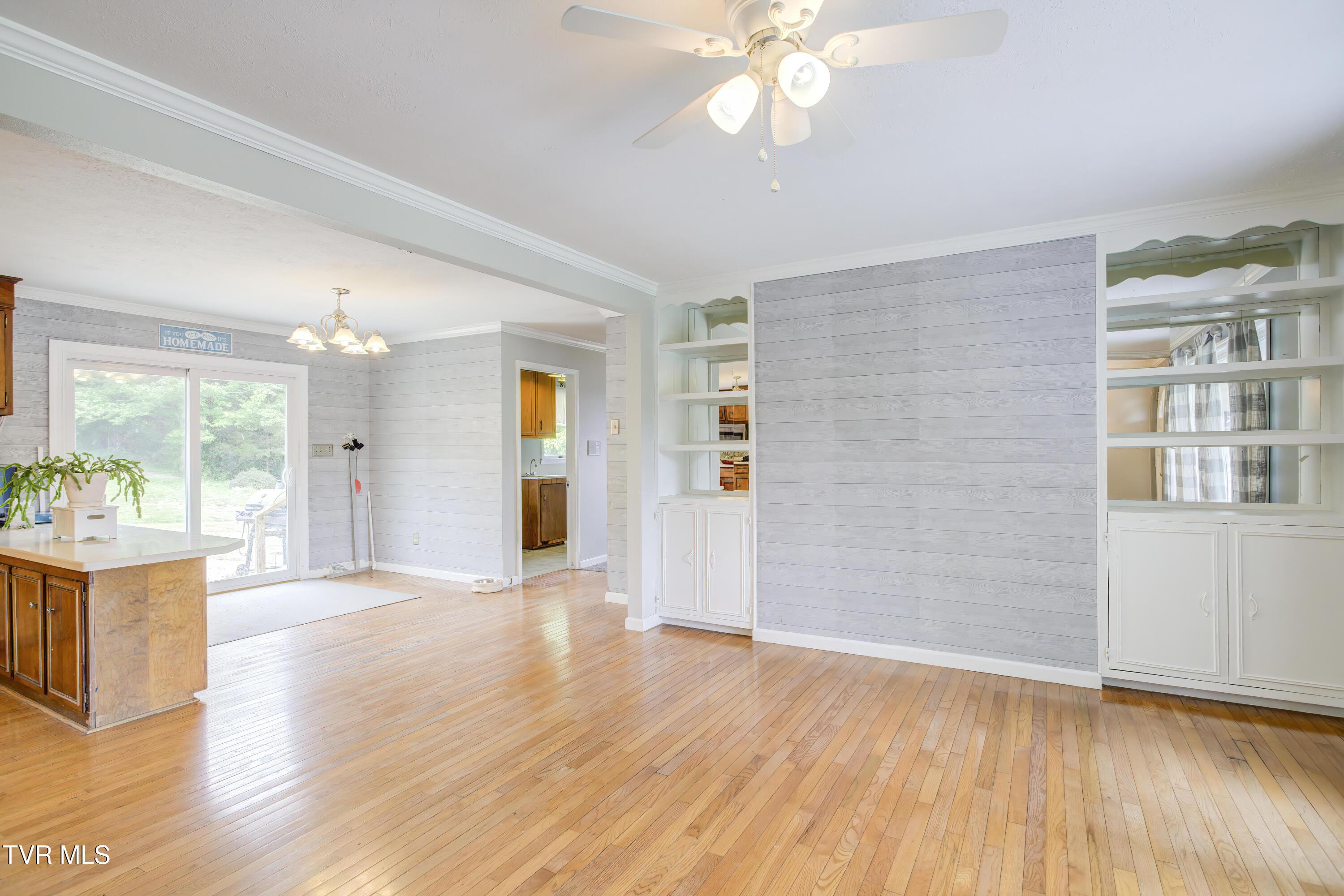 Image 4: 151 Hicks Hollow (21)