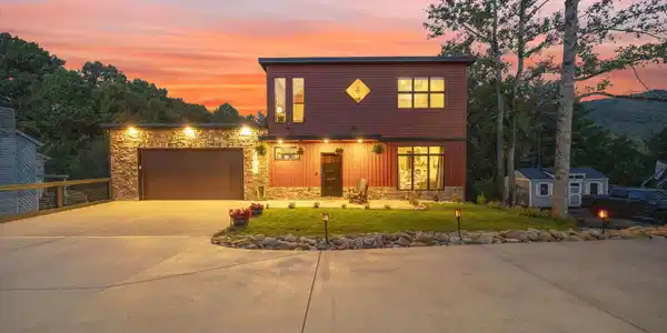 1505 Strawberry Lane