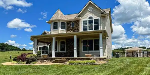 1292 Pump Springs Road